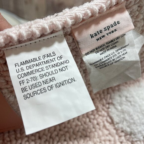 Kate Spade Bath Mat pink & white Polk-a-dot NEW WITH TAGS! - Picture 3 of 5